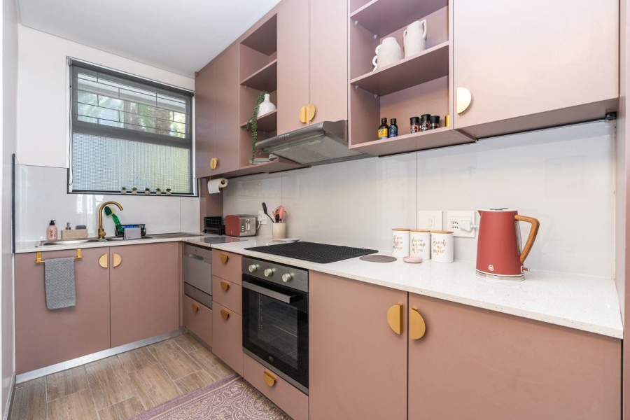 To Let 1 Bedroom Property for Rent in Sea Point Western Cape